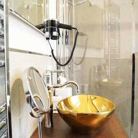 Stammhaus - Premium Residences * ראוריס